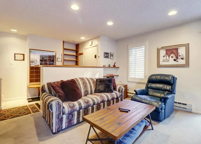 Mile Haus C-9 Apartment